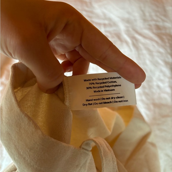 Vuori Cotton Logo Tote Bag - Picture 4 of 5